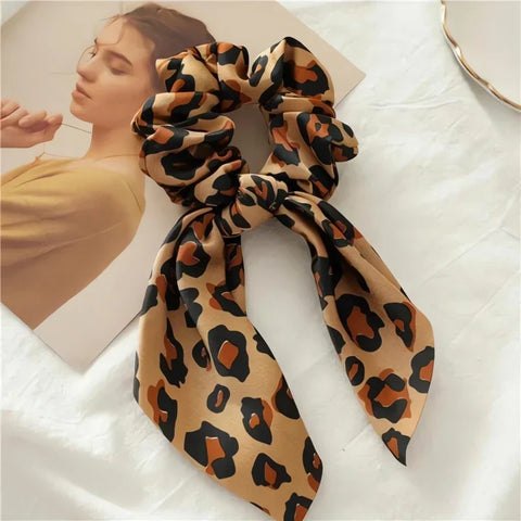 Satynowa gumka do włosów scrunchie z wstążką - Spinkarnia
