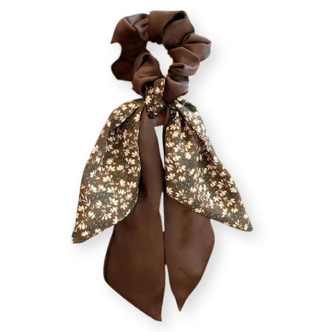 Gumka do włosów scrunchie z drukowaną kokardą - Spinkarnia
