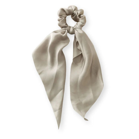 Satynowa gumka do włosów scrunchie z długą wstążką - Spinkarnia